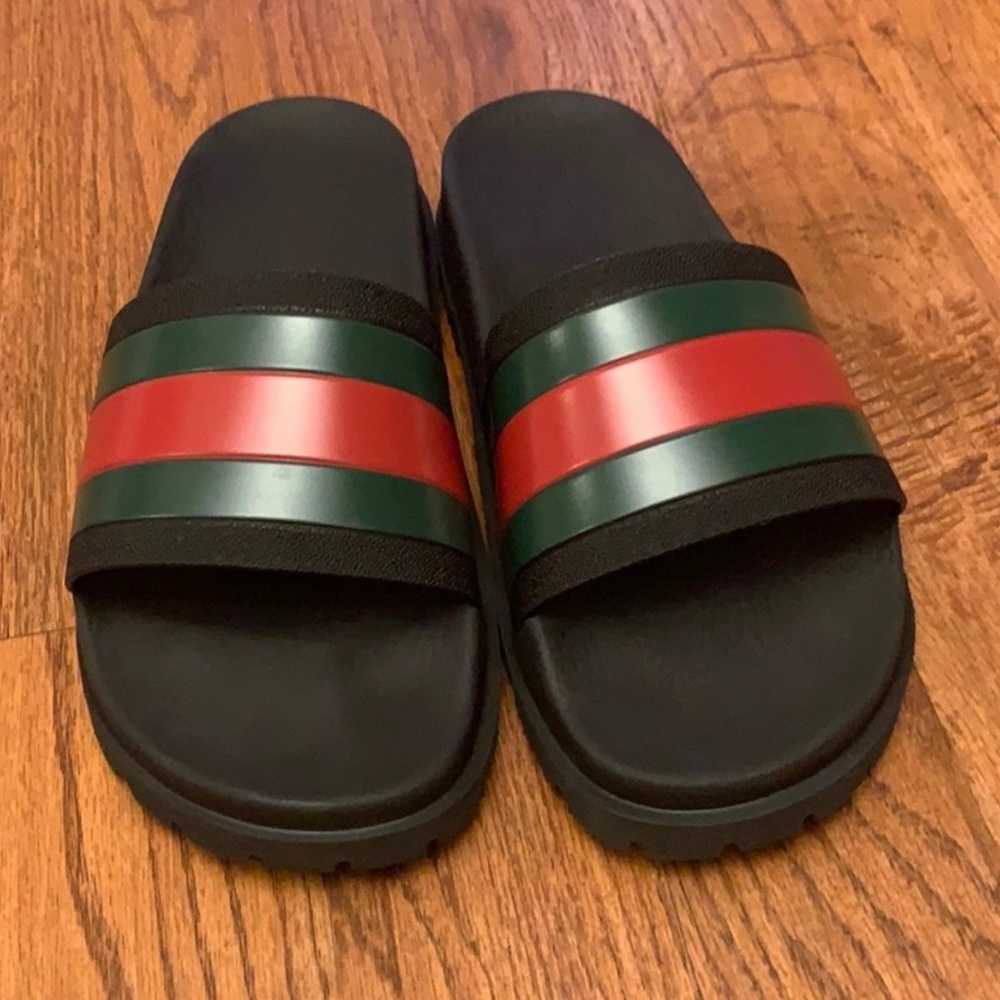 Gucci sandel! Boxs and bagg! Everything